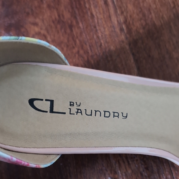 Chinese Laundry Pink Floral Block Heels - Picture 3 of 9